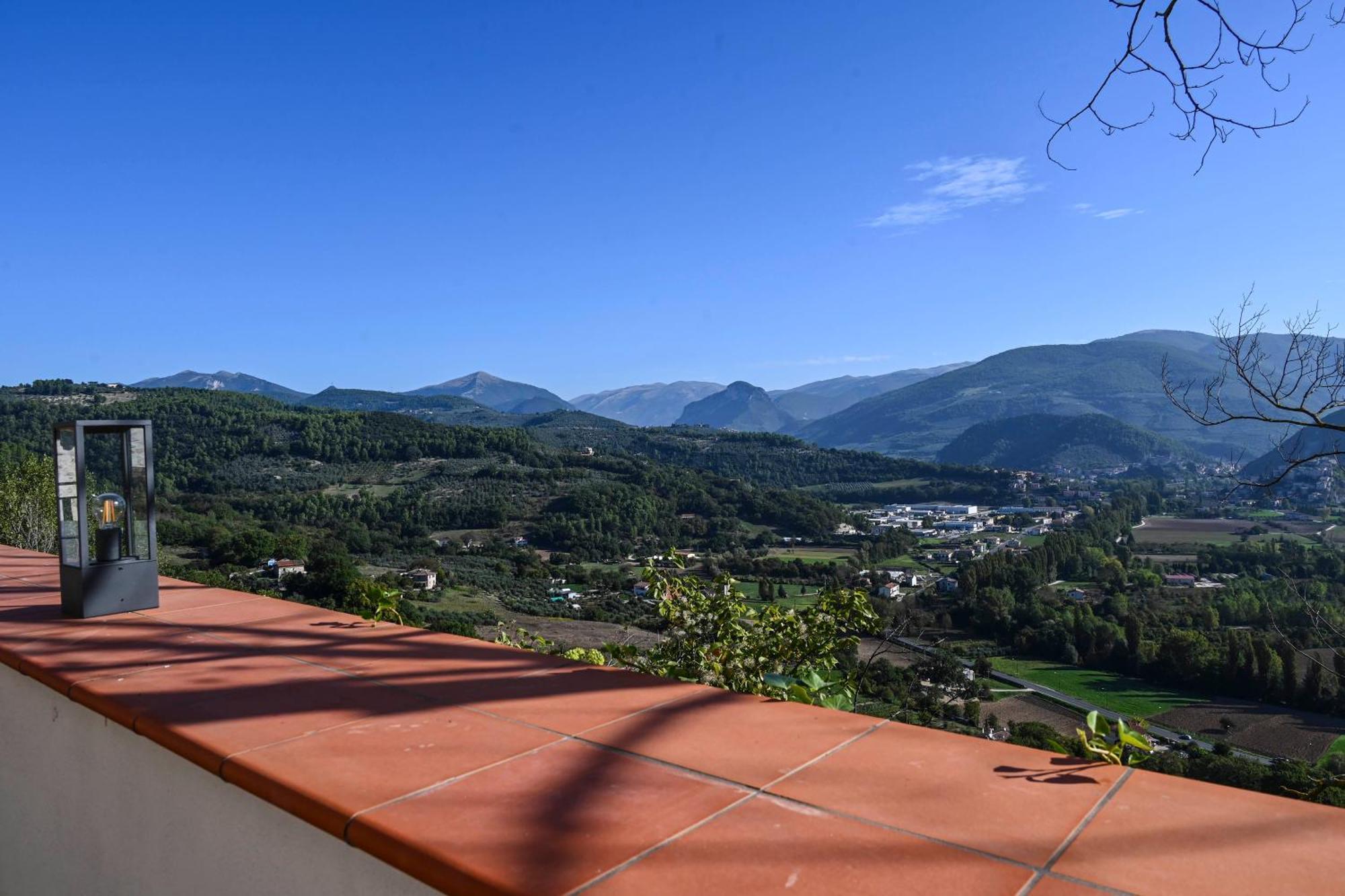 Il Colle Di Torre Orsina Apartment ภายนอก รูปภาพ
