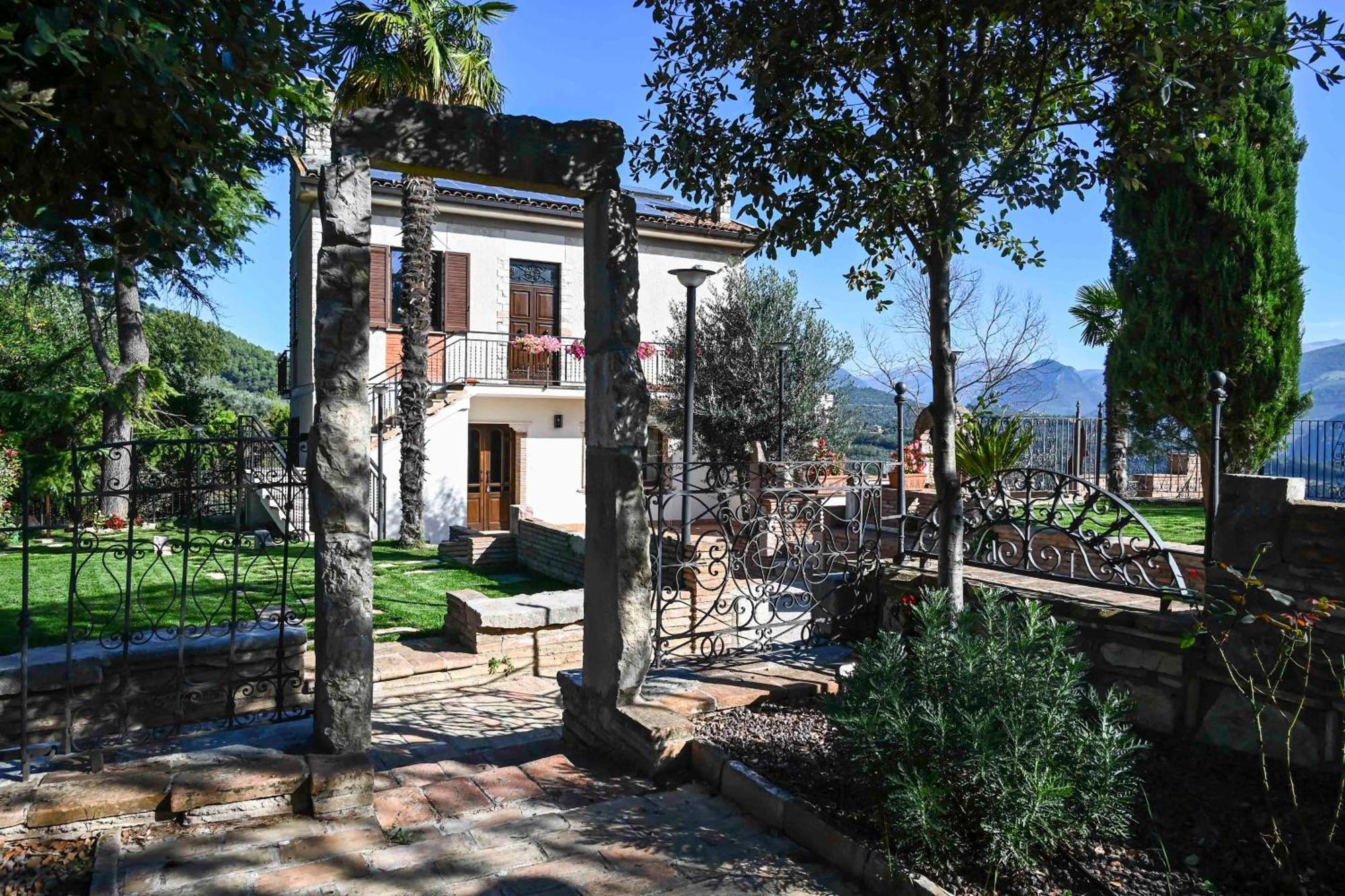 Il Colle Di Torre Orsina Apartment ภายนอก รูปภาพ