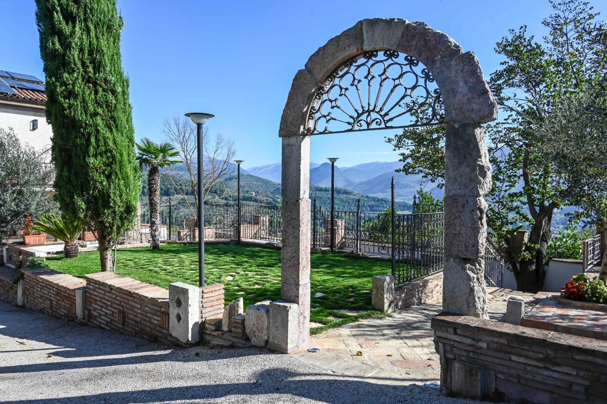 Il Colle Di Torre Orsina Apartment ภายนอก รูปภาพ